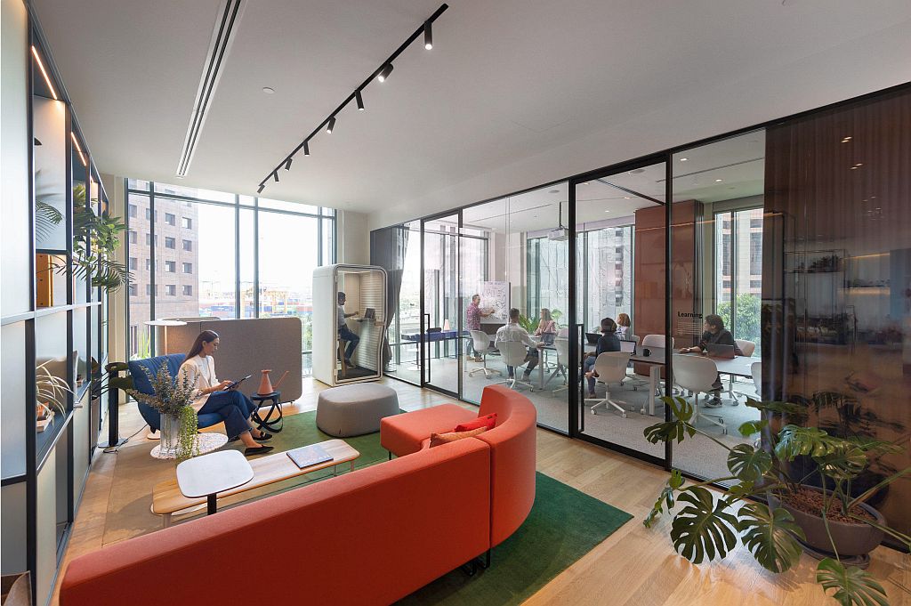 Privatheit im Open Space haworth sounding out the importance of office acoustics 02 arcit18